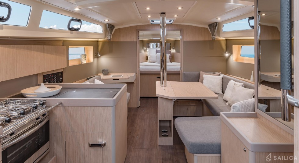 Oceanis 41.1 - Yacht Charter Sailica