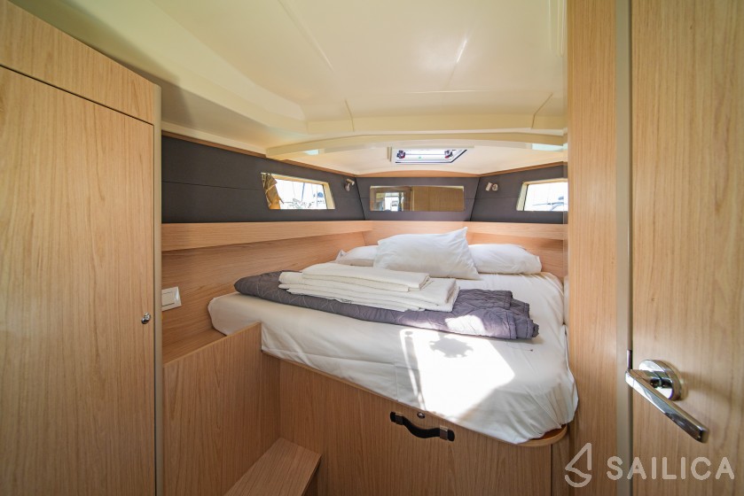 Oceanis 41.1 - Yacht Charter Sailica