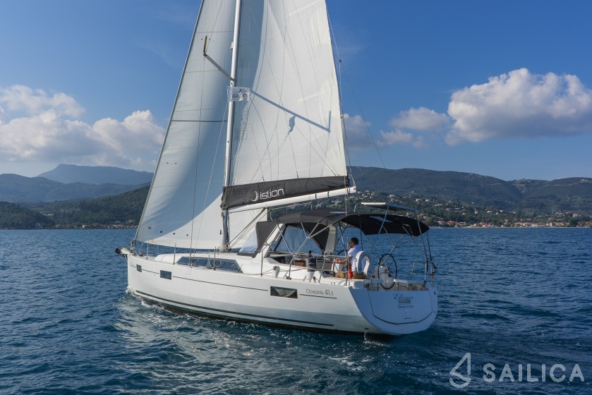 Oceanis 41.1 - Yacht Charter Sailica