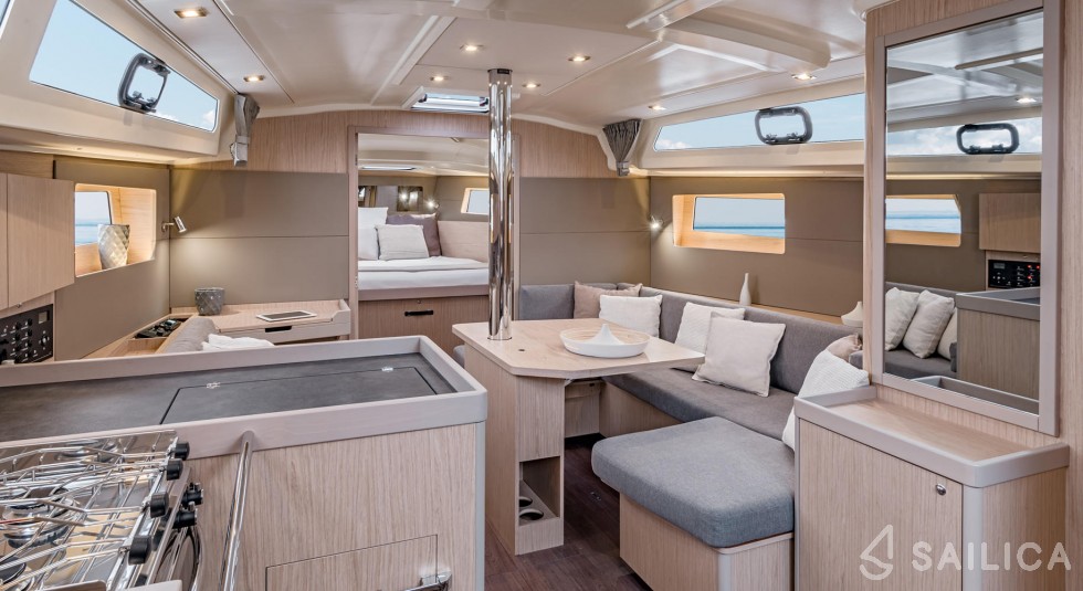 Oceanis 41.1 - Yacht Charter Sailica