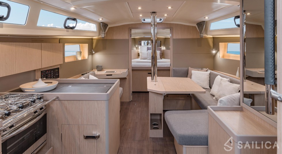 Oceanis 41.1 - Yacht Charter Sailica