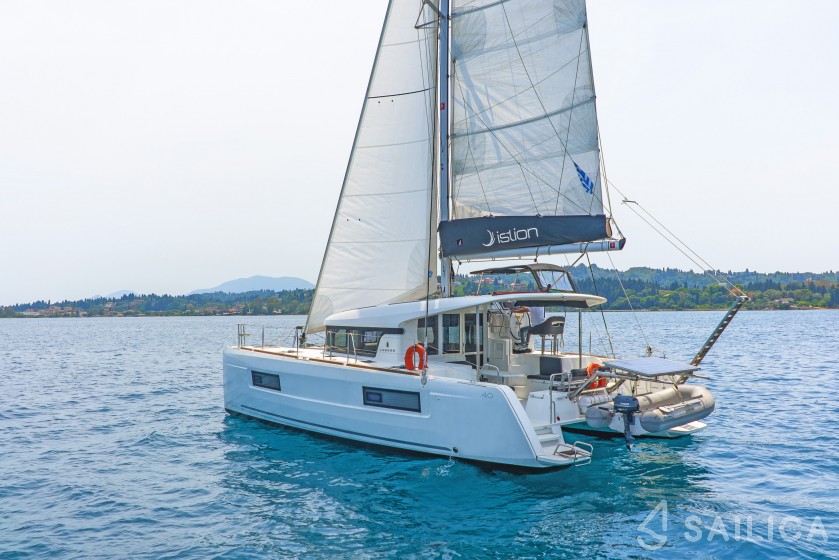 Lagoon 40 - Yacht Charter Sailica