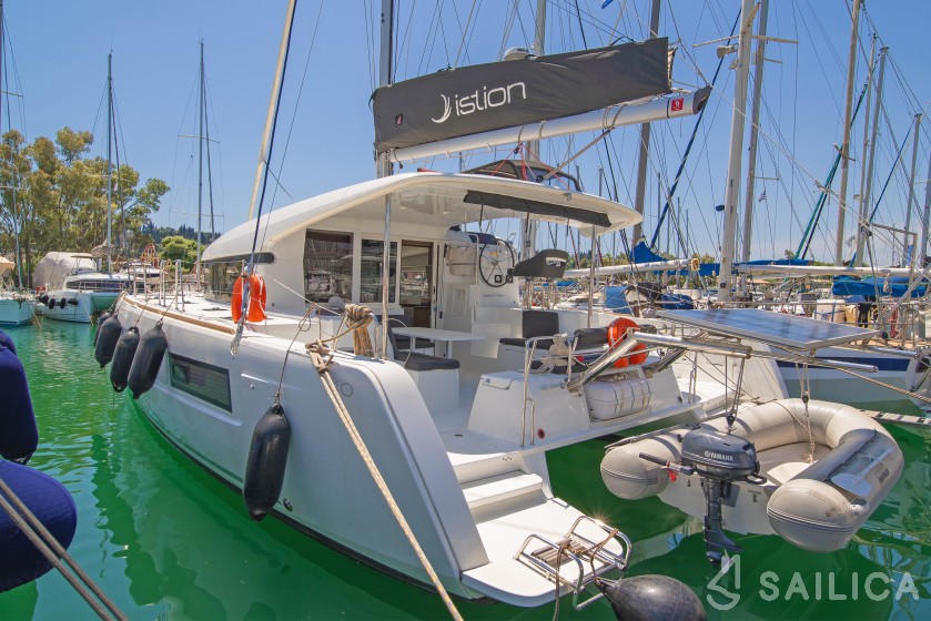 Lagoon 40 - Yacht Charter Sailica