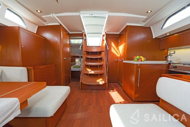 Oceanis 51.1 - Yacht Charter Sailica