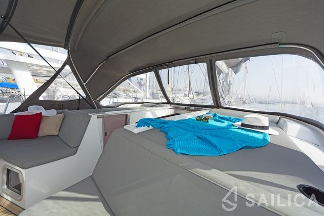Oceanis 51.1 - Yacht Charter Sailica