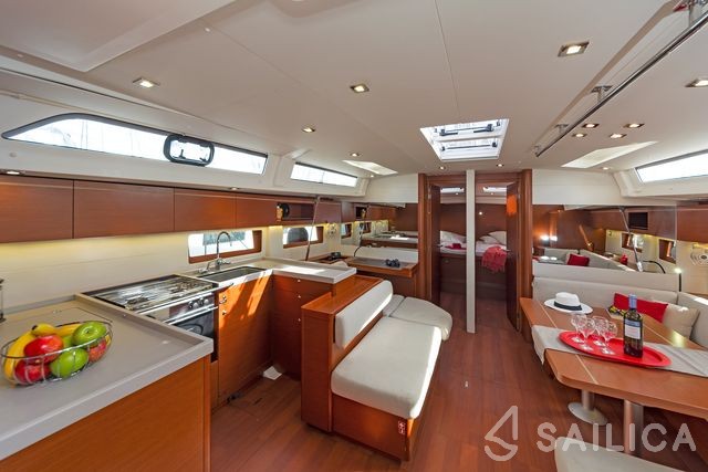 Oceanis 51.1 - Yacht Charter Sailica