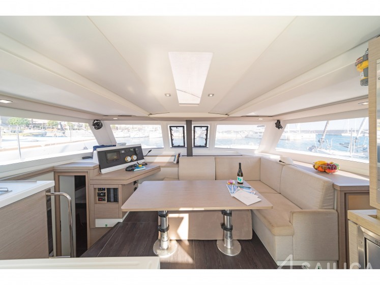 Lucia 40 - Yacht Charter Sailica