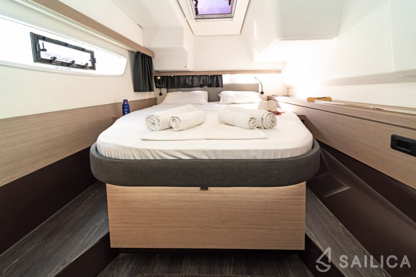 Lucia 40 - Yacht Charter Sailica