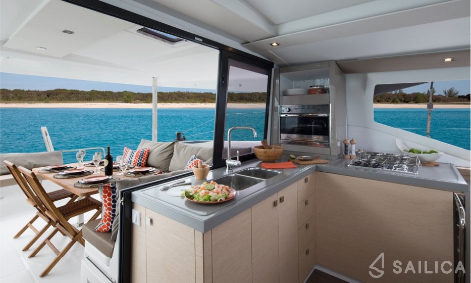 Lucia 40 - Yacht Charter Sailica