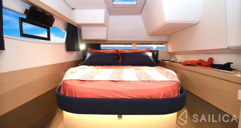 Lucia 40 - Yacht Charter Sailica