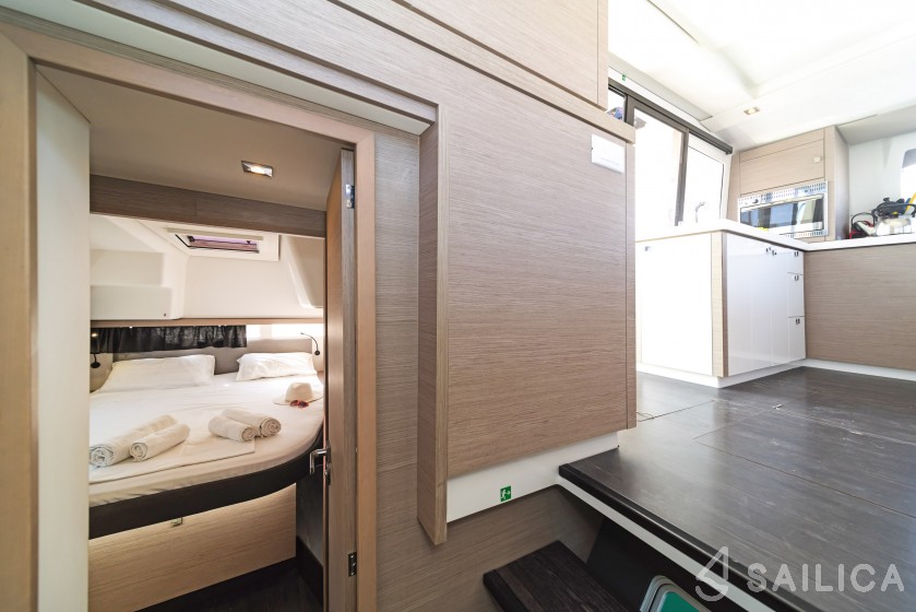 Lucia 40 - Yacht Charter Sailica