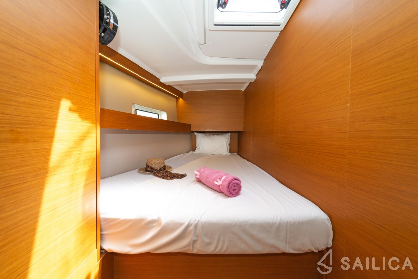 Sun Odyssey 490 - Yacht Charter Sailica