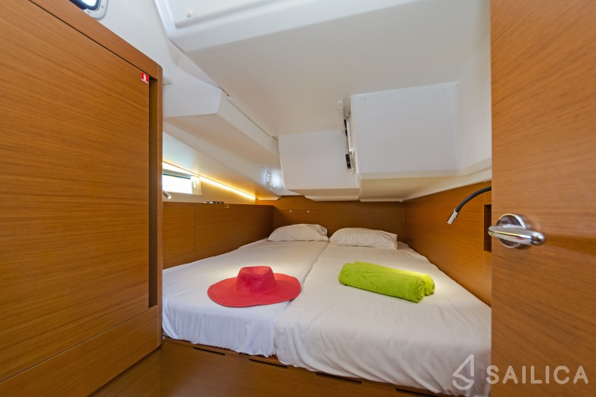 Sun Odyssey 490 - Yacht Charter Sailica