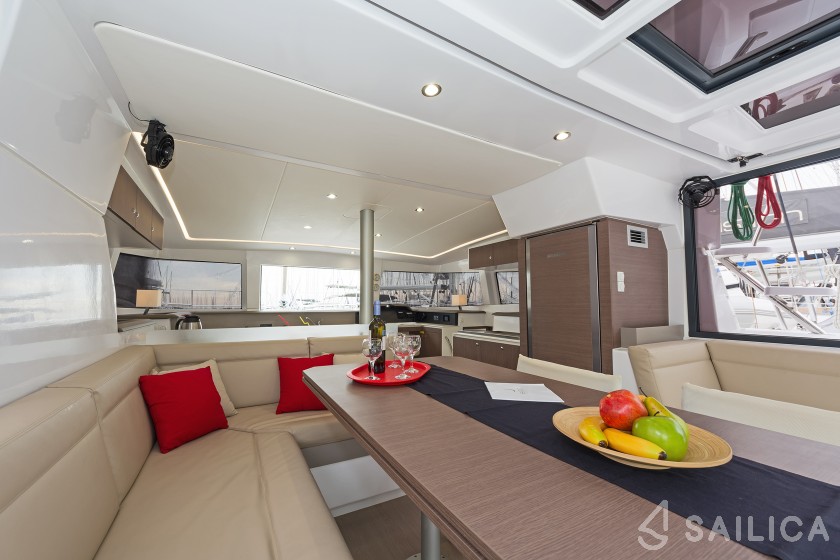 Bali 4.1 - Yacht Charter Sailica
