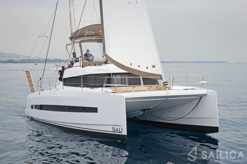 Bali 4.1 - Yacht Charter Sailica