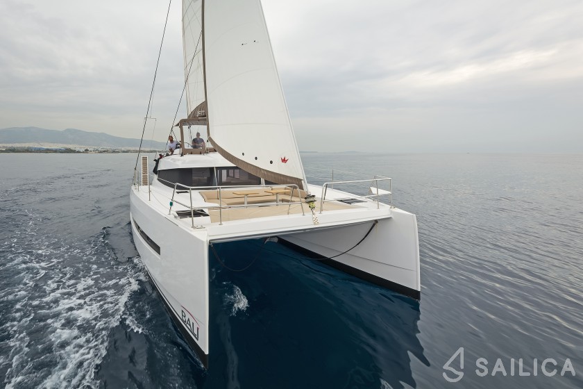 Bali 4.1 - Yacht Charter Sailica
