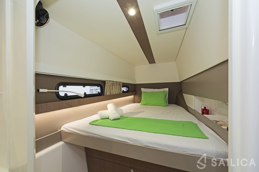 Bali 4.1 - Yacht Charter Sailica