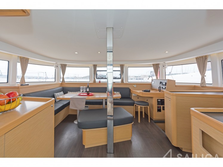 Lagoon 42 - Yacht Charter Sailica