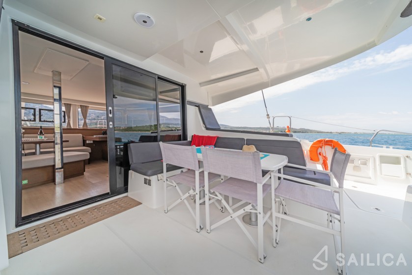 Lagoon 42 - Yacht Charter Sailica