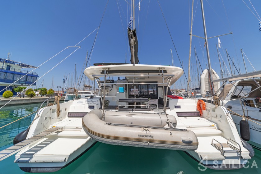 Lagoon 42 - Yacht Charter Sailica