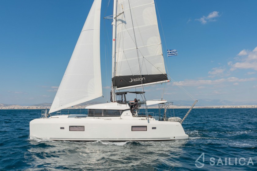 Lagoon 42 - Yacht Charter Sailica