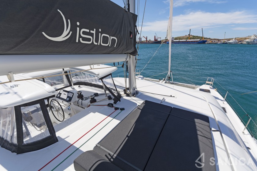 Lagoon 42 - Yacht Charter Sailica