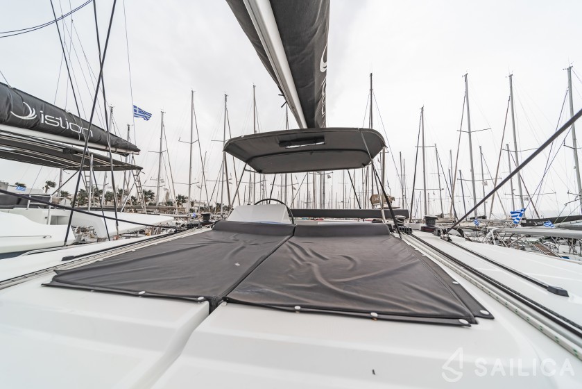 Lagoon 450  Flybridge - Yacht Charter Sailica