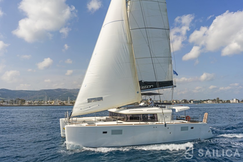 Lagoon 450  Flybridge - Yacht Charter Sailica