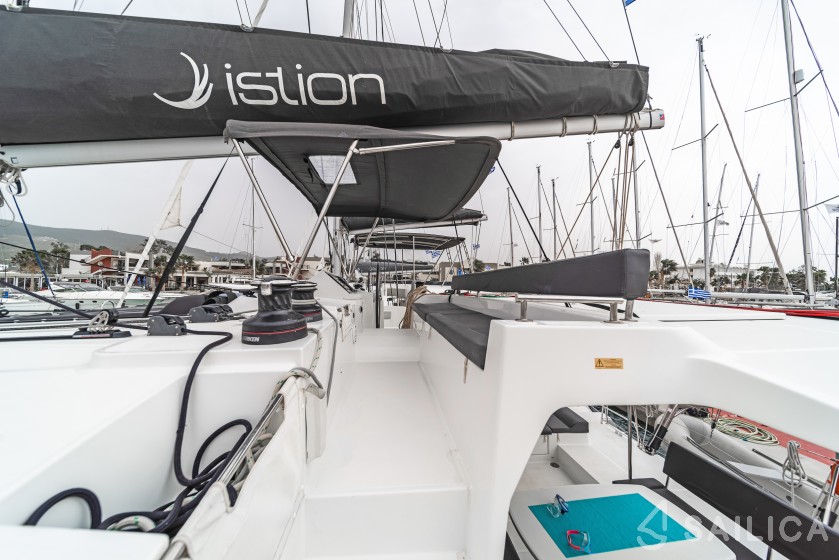 Lagoon 450  Flybridge - Yacht Charter Sailica