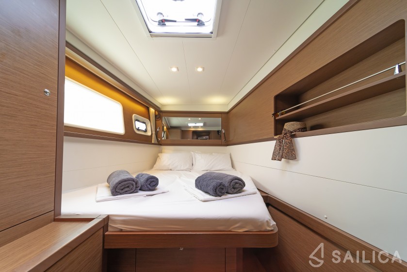 Lagoon 450  Flybridge - Yacht Charter Sailica