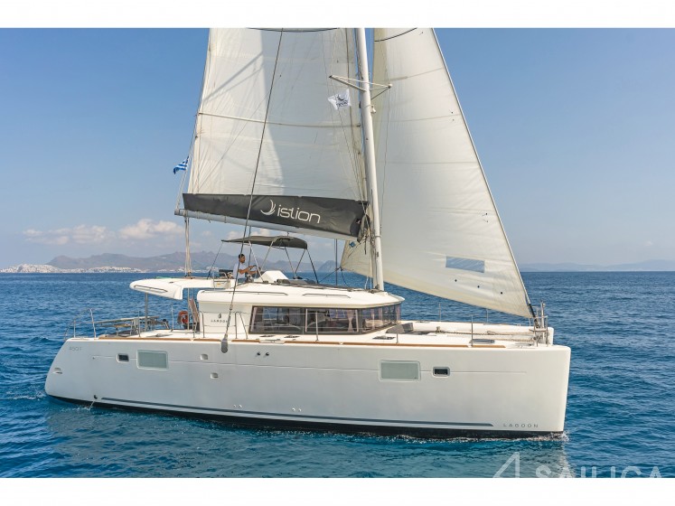 Lagoon 450  Flybridge - Yacht Charter Sailica