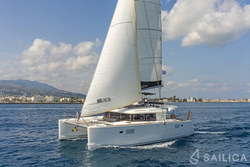 Lagoon 450  Flybridge - Yacht Charter Sailica