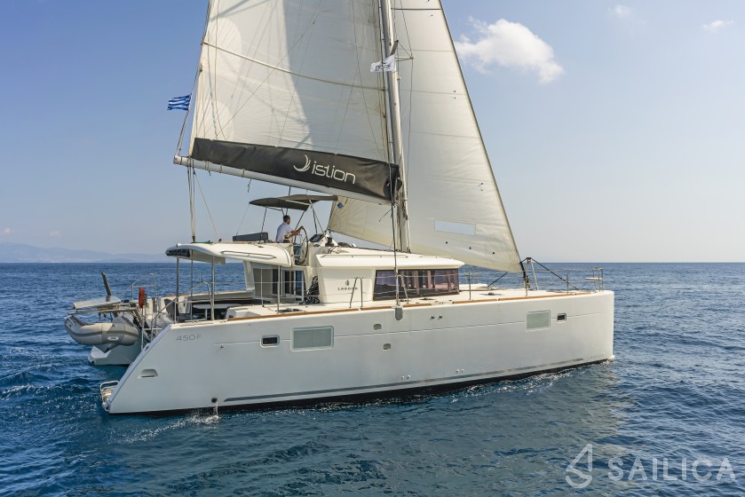 Lagoon 450  Flybridge - Yacht Charter Sailica