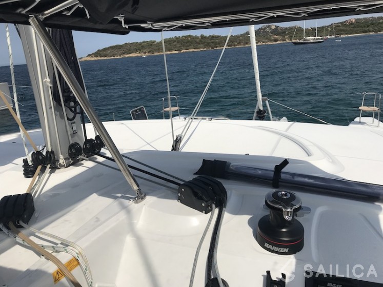 Lagoon 40 - Yacht Charter Sailica