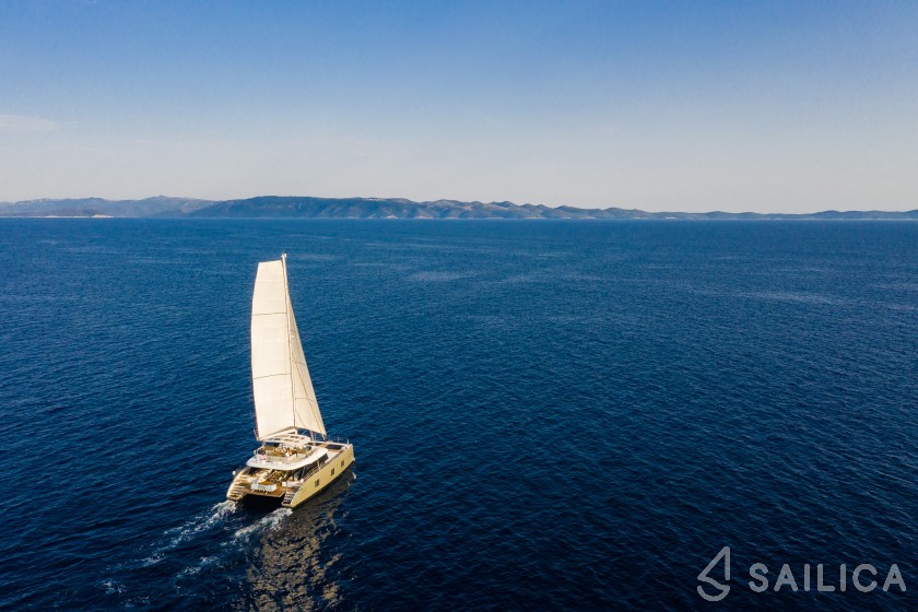 Sunreef 60 - Yacht Charter Sailica