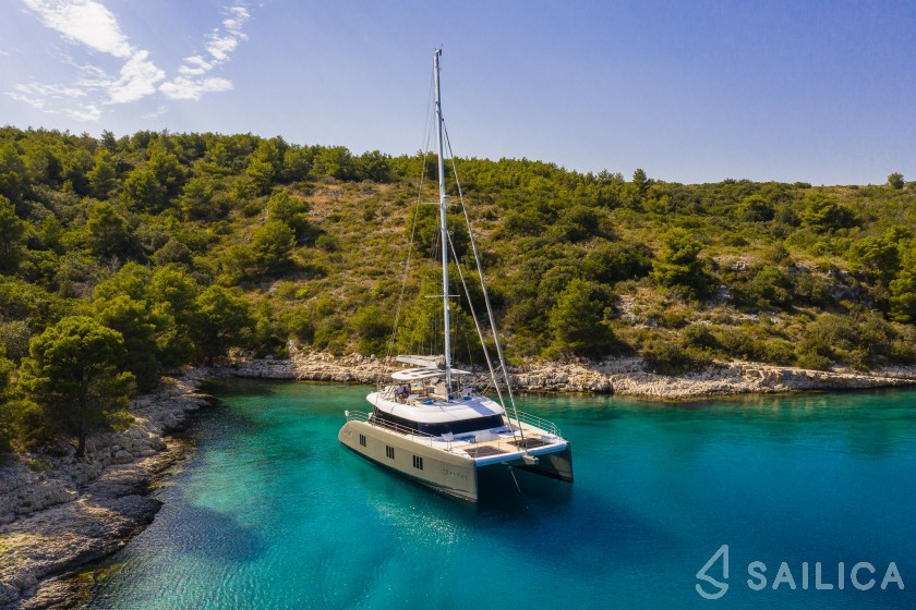 Sunreef 60 - Yacht Charter Sailica