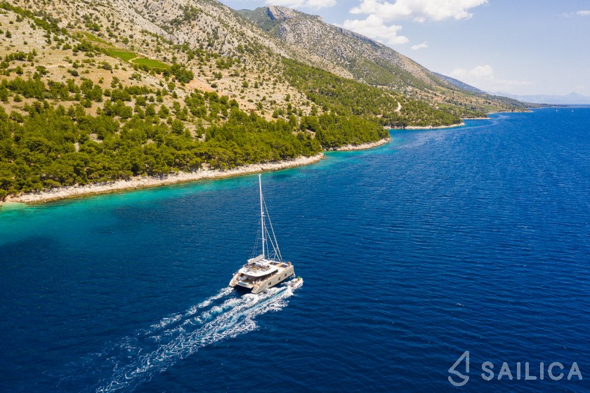 Sunreef 60 - Yacht Charter Sailica