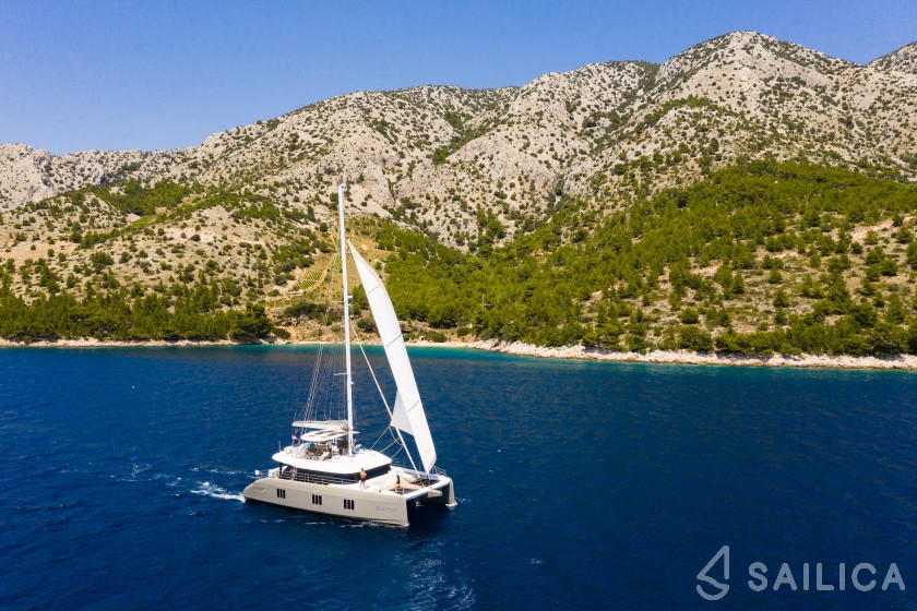 Sunreef 60 - Yacht Charter Sailica