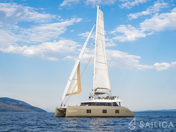 Sunreef 60 - Yacht Charter Sailica