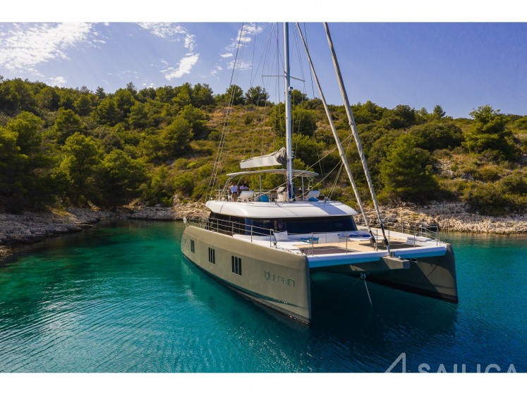 Sunreef 60 - Yacht Charter Sailica