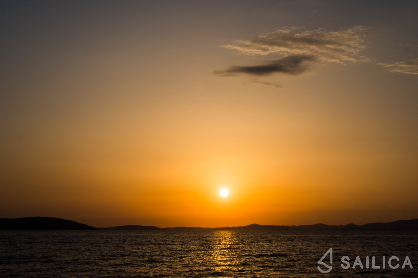 Sunreef 60 - Yacht Charter Sailica