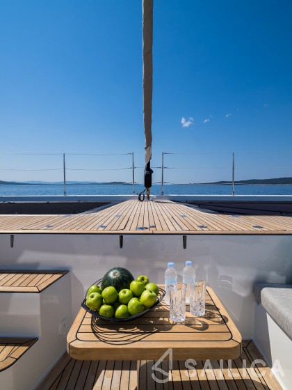 Sunreef 60 - Yacht Charter Sailica