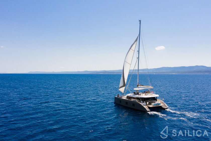 Sunreef 60 - Yacht Charter Sailica