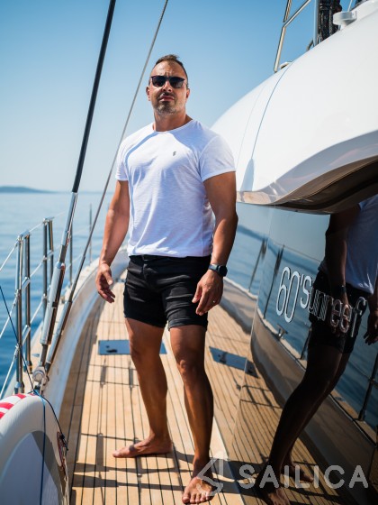 Sunreef 60 - Yacht Charter Sailica