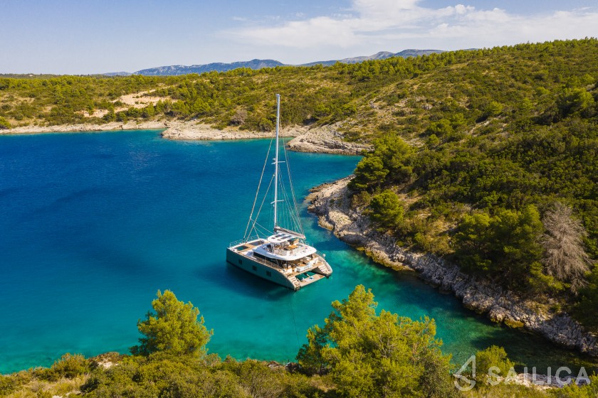 Sunreef 60 - Yacht Charter Sailica