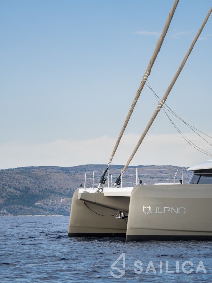 Sunreef 60 - Yacht Charter Sailica