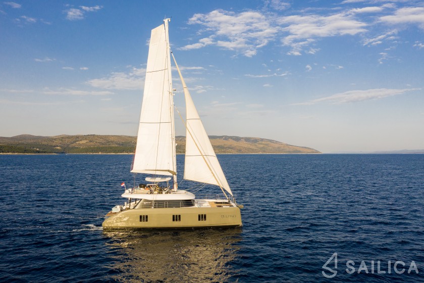 Sunreef 60 - Yacht Charter Sailica