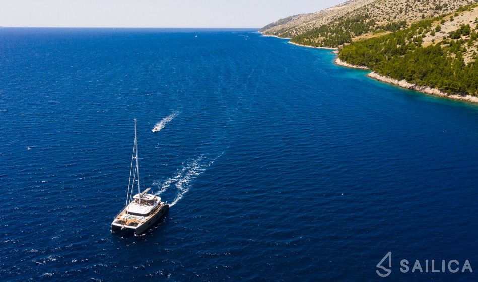 Sunreef 60 - Yacht Charter Sailica