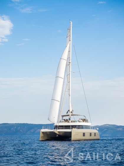 Sunreef 60 - Yacht Charter Sailica