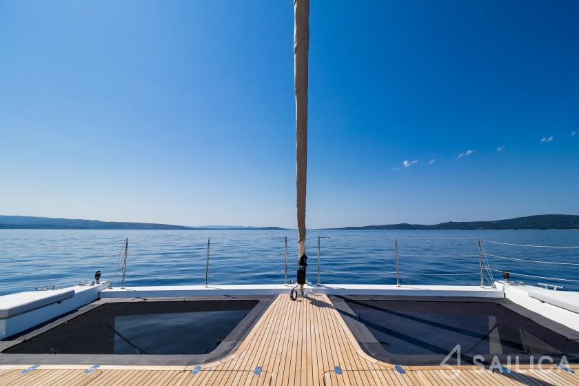 Sunreef 60 - Yacht Charter Sailica